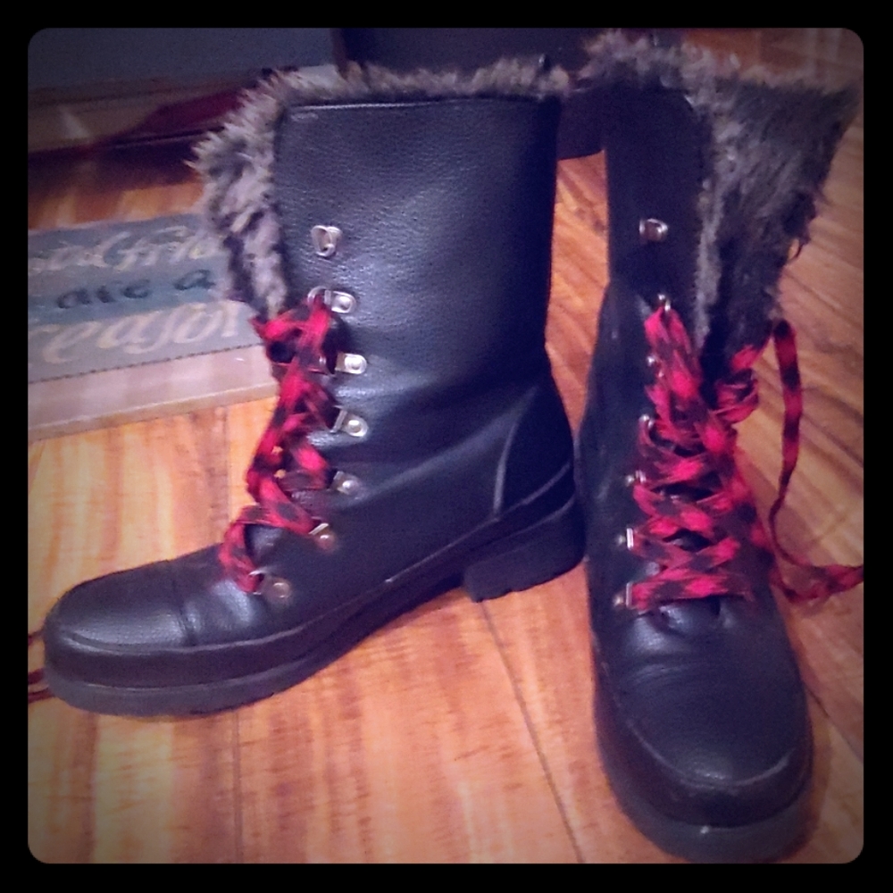 Black lace up hiking boots